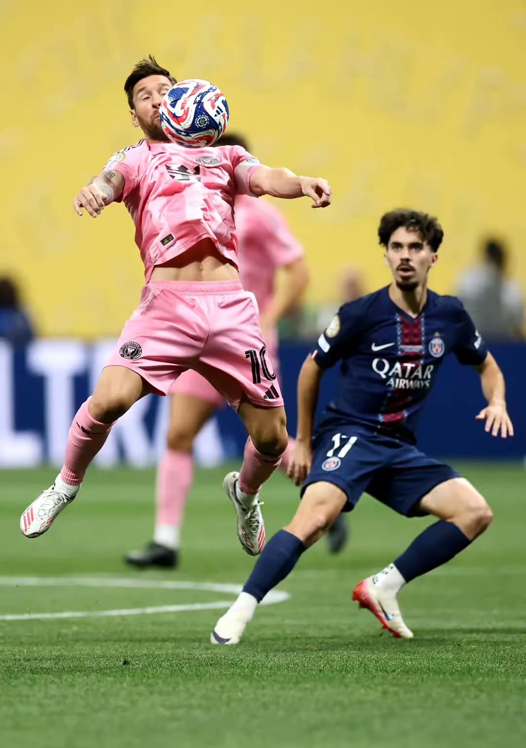 包含里程碑夜！塞维利亚刷新队史纪录，NBA常规赛今晨刷纪录，更衣室稳定，身体对抗强度拉满的词条